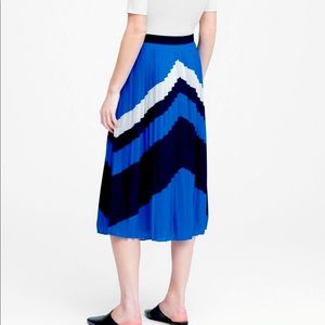 Banana Republic Pleated Chevron Skirt